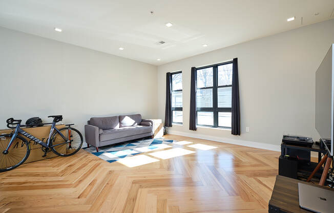 1345 K ST SE