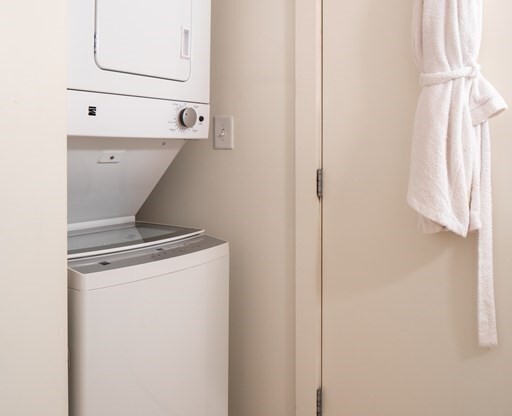 Studio, 1 bath, 428 sqft, $2,850, Unit 505