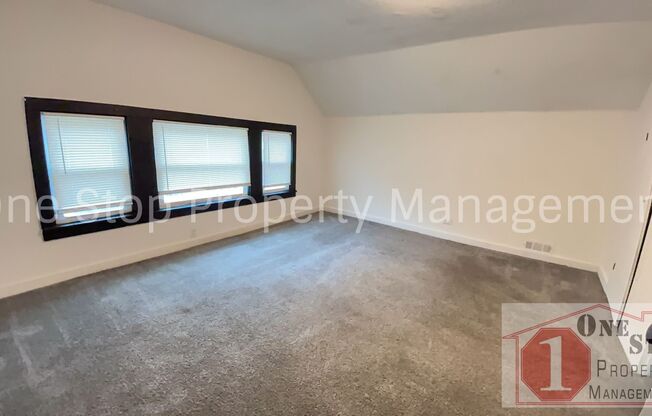 Charming 4-bedroom, 2-bathroom House in Kansas City!!