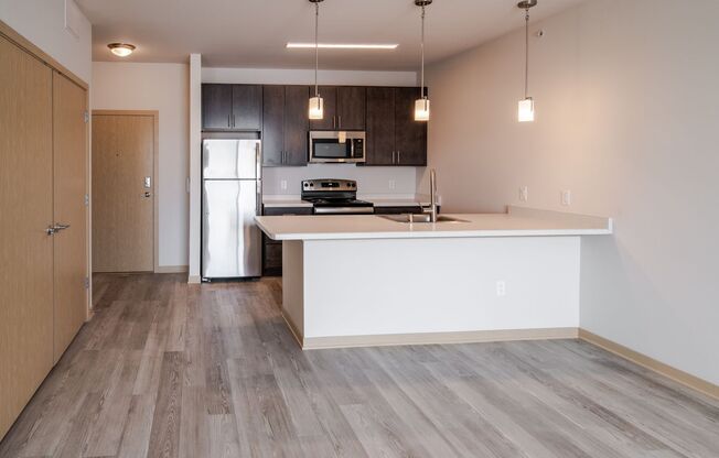 1 bed, 1 bath, 676 sqft, $1,575, Unit 412