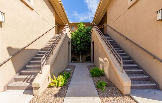 GORGEOUS FULLY-FURNISHED in Grayhawk 2/2 Bed/Bath