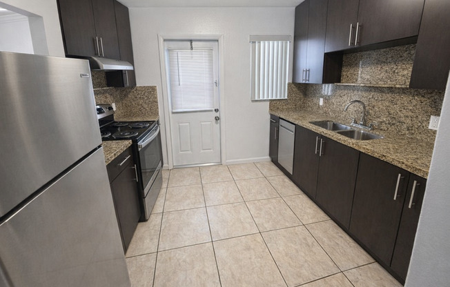 532 S Crescent Dr Hollywood, FL 33021