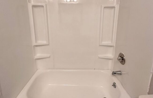 2 beds, 1.5 baths, 1,010 sqft, $1,488, Unit 132H