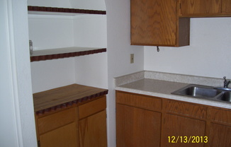 3 beds, 2 baths, $1,350