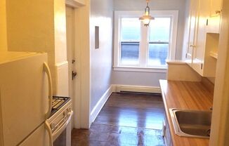 1 bed, 1 bath, $1,000, Unit 15