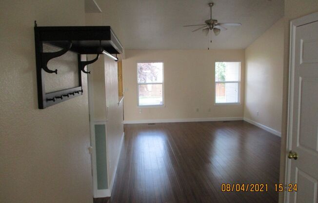 Beautiful 5 bed, 3 bath, ranch style home for rent in Severance!!