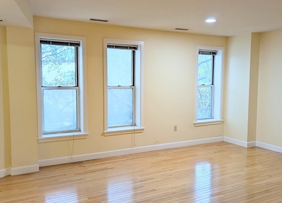 2 CHESTNUT ST