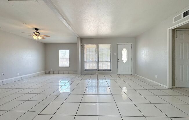Northeast El Paso 3 Bed Refrig A/C!