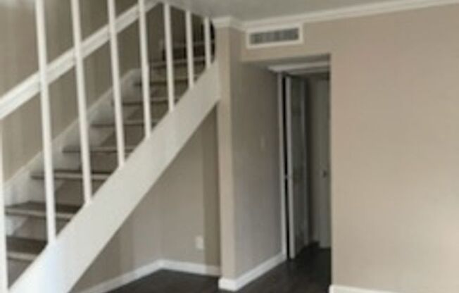 2 beds, 1.5 baths, 949 sqft, $1,450, Unit 281
