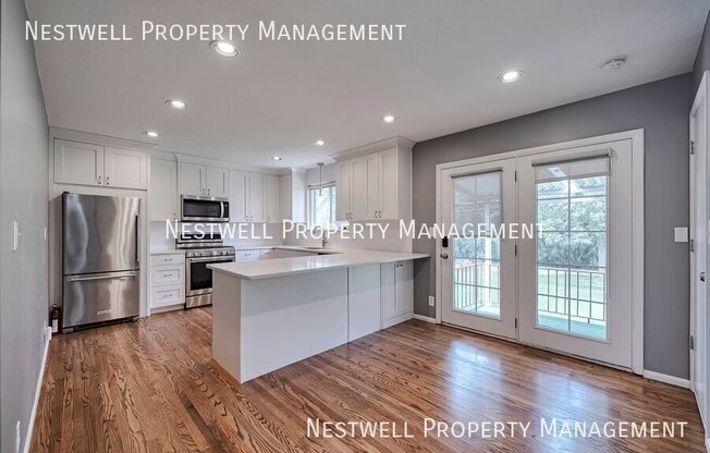 1335 E Maplewood Dr.