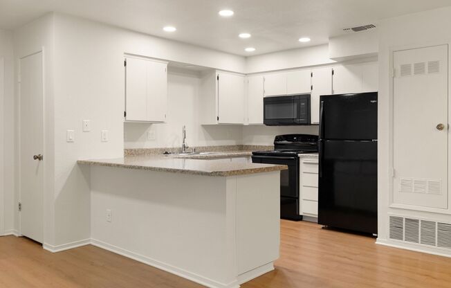 2 beds, 2 baths, 867 sqft, $1,695, Unit 183