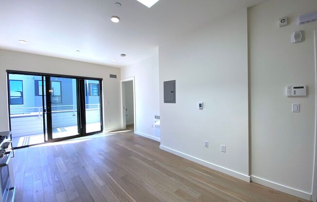 1 bed, 1 bath, $2,700, Unit Unit 6