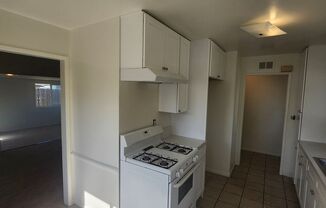 3 beds, 2 baths, $2,500