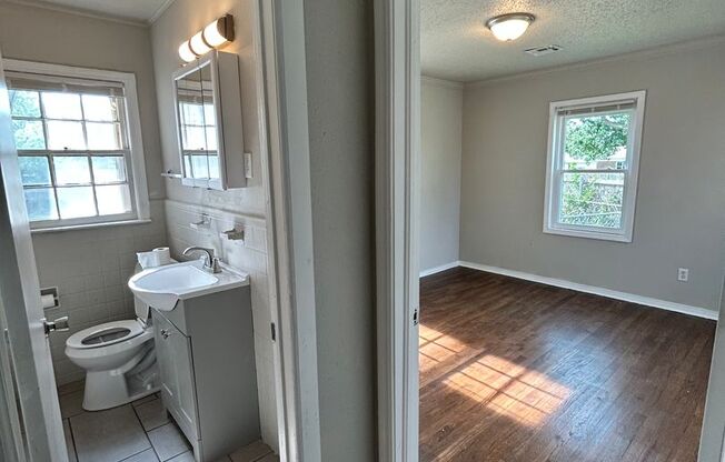 3 beds, 1 bath, $995