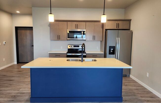 2 beds, 2 baths, 1,028 sqft, $1,700, Unit 403