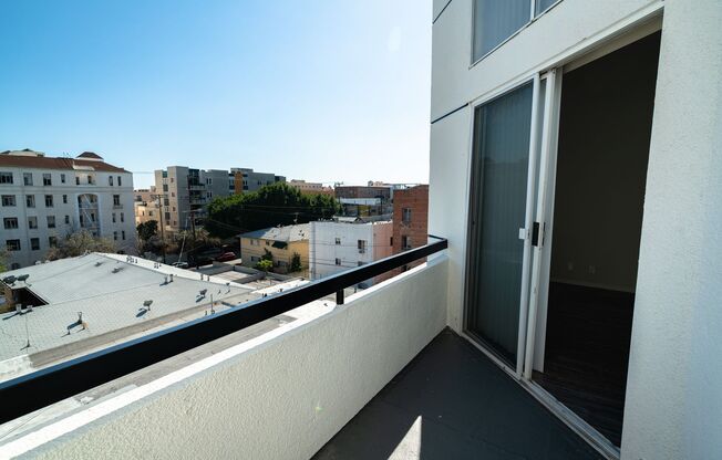 2 beds, 2 baths, 1,100 sqft, $2,648, Unit 401