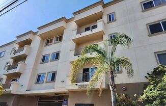 Spacious 3 bedroom condo in Van Nuys