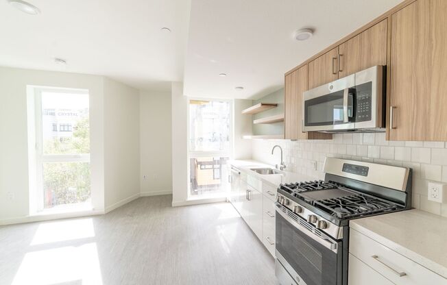 Studio, 1 bath, 395 sqft, $3,285, Unit 628