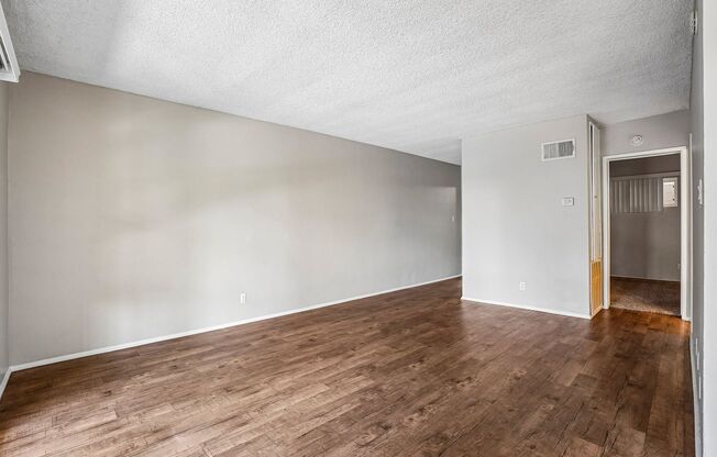 1 bed, 1 bath, 750 sqft, $2,560, Unit 12
