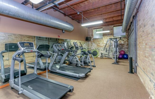 3 beds, 2 baths, 1,354 sqft, $2,700, Unit 206