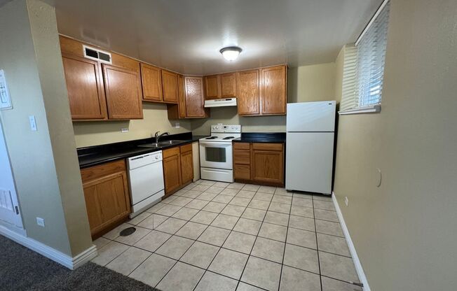 2 beds, 1 bath, 725 sqft, $1,375, Unit 1