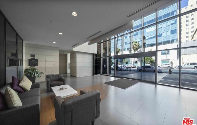 2 beds, 1.5 baths, 1,130 sqft, $3,000, Unit 413