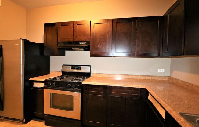 3 beds, 1.5 baths, 1,200 sqft, $1,400, Unit Unit 2