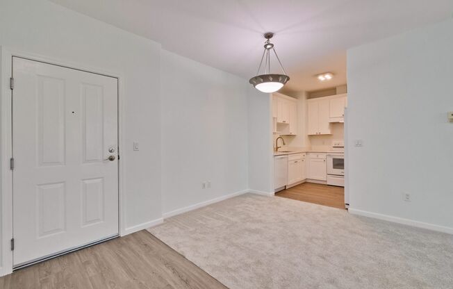 Excellent 2 Bed 2 Bath Condo - Completely Remodeled!