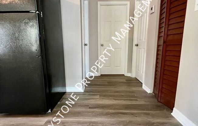 1105 E 28 AVE