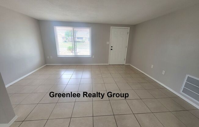 Updated 3 Bed/2 Bath/ 1 car Garage Home in Port Richey!