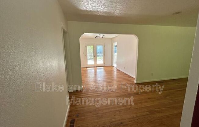 198 NE 157 AVE