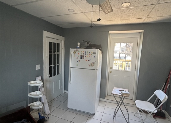 3 beds, 1 bath, 1,000 sqft, $2,900, Unit 2