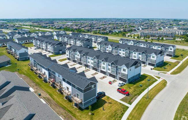 2 beds, 2.5 baths, 1,160 sqft, $1,650, Unit 3227 NW Chapel LN