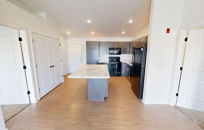2 beds, 2 baths, 912 sqft, $1,409, Unit 1244-12