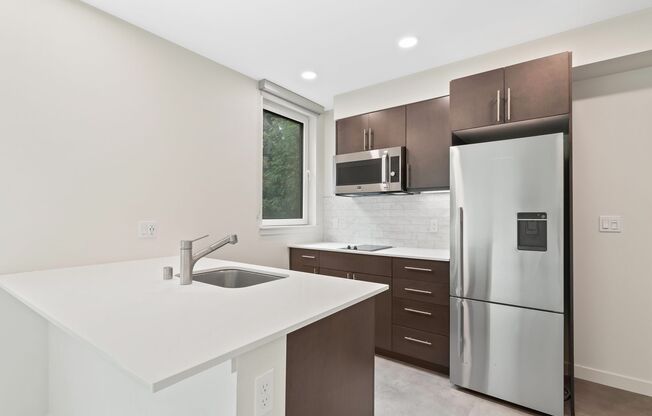 Studio, 1 bath, 357 sqft, $1,695, Unit 315