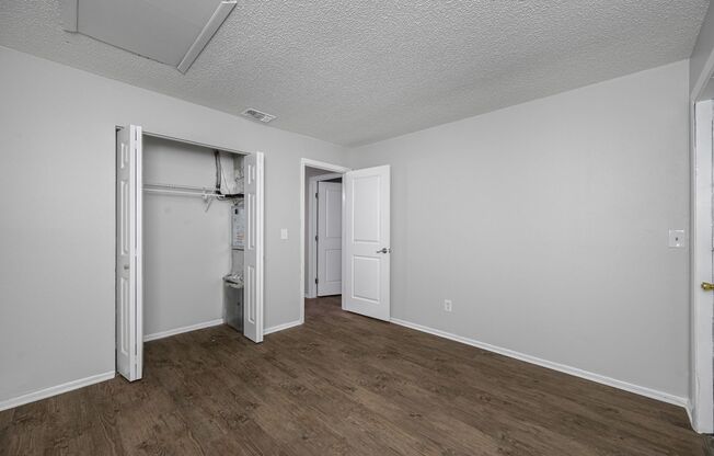 2 beds, 1 bath, 700 sqft, $1,495, Unit 4520-10