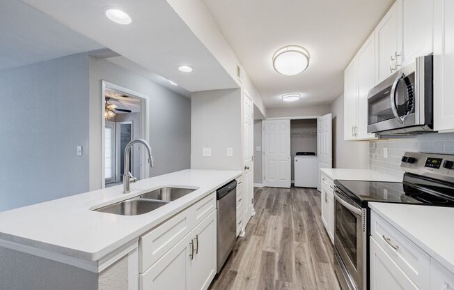 2 beds, 2 baths, 1,000 sqft, $1,450, Unit 2040