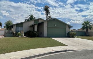 Lovely home with Open Floor plan!