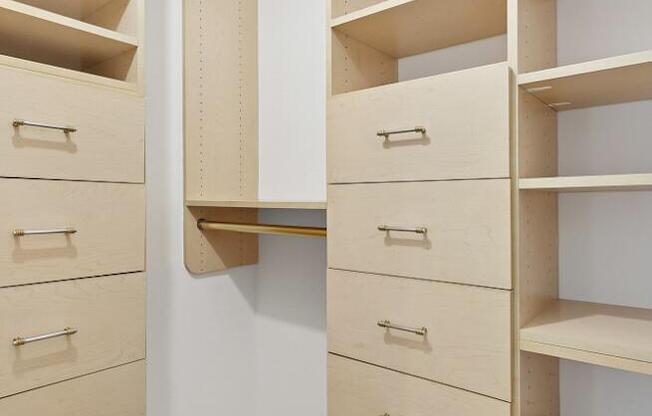 1 bed, 1 bath, 640 sqft, $4,200, Unit 8D