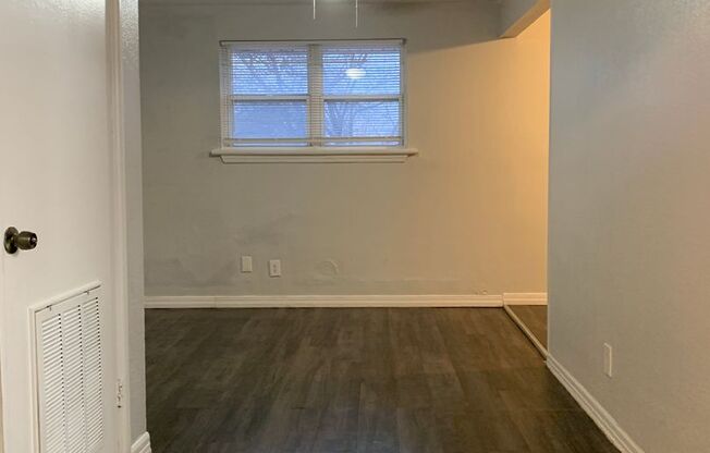 2 beds, 1 bath, 825 sqft, $875, Unit 6122-B