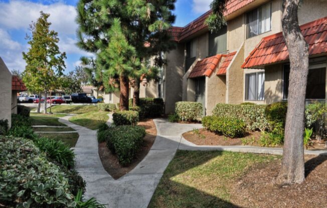 Charming 2BR Condo with Nice Patio and 1 Car Garage!!!
