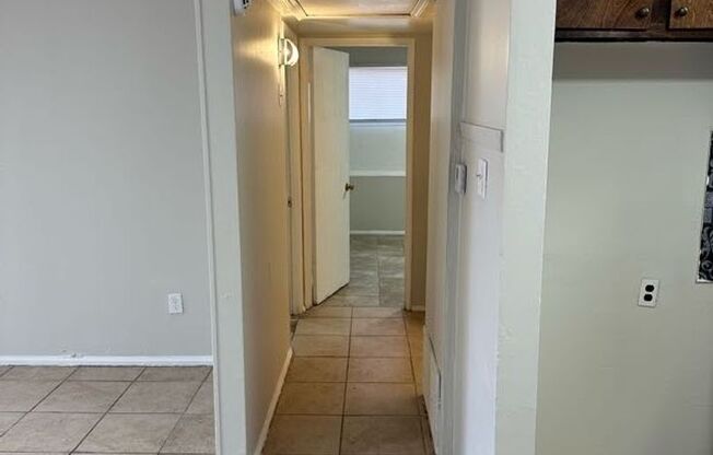 2 beds, 1 bath, $750