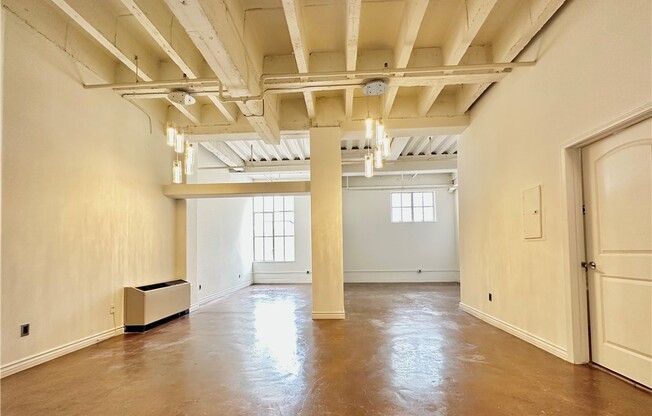 2 beds, 1 bath, 850 sqft, $2,200, Unit 604