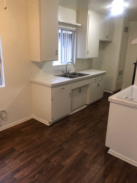 2 beds, 1 bath, 950 sqft, $2,675