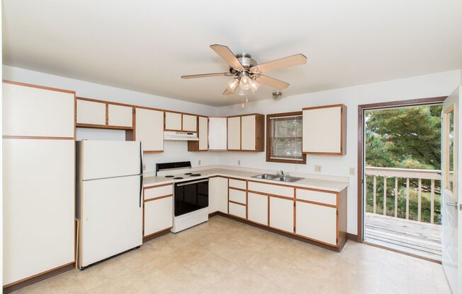 2 beds, 1 bath, 900 sqft, $1,045, Unit 2950