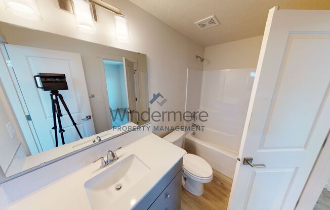 3 beds, 2 baths, 1,064 sqft, $1,895, Unit 1348 Artesia