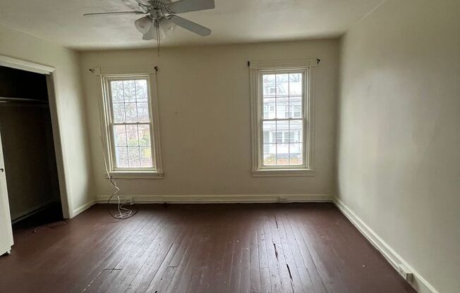 3 beds, 1 bath, $1,325