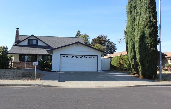 A freshly renovated home a few minutes from downtown