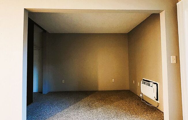 Studio, 1 bath, 440 sqft, $975, Unit 224