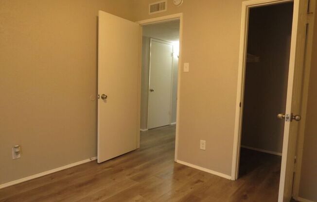 7445 EMORY OAK LN